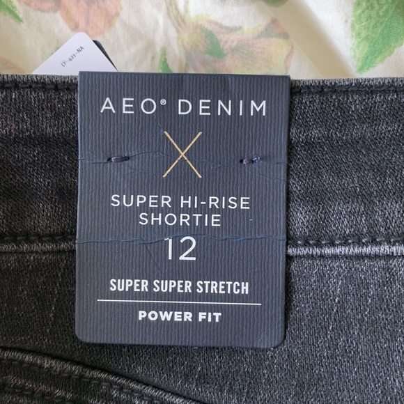 American Eagle Super Super Stretch Super Hi-Rise Shortie Denim Shorts BNWT - Picture 7 of 7